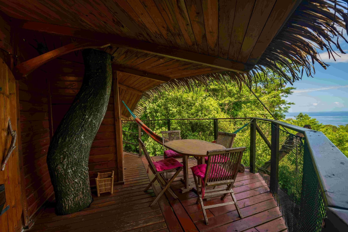 La Cabane Pirates nichée dans les arbres